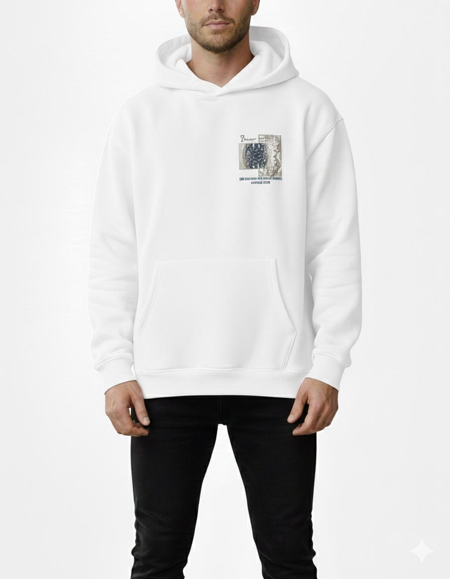 هودی سفید تو کرکی با طرح های تکه دوزی خاص و متفاوت